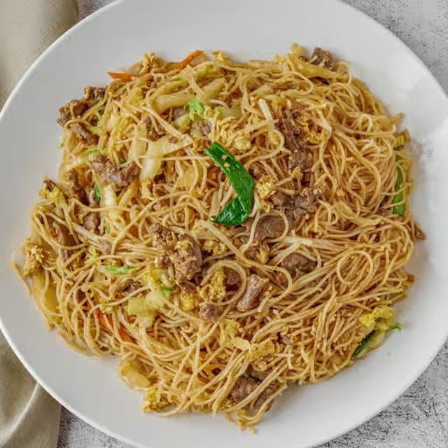 Beef Mee Fun / 牛炒米粉.