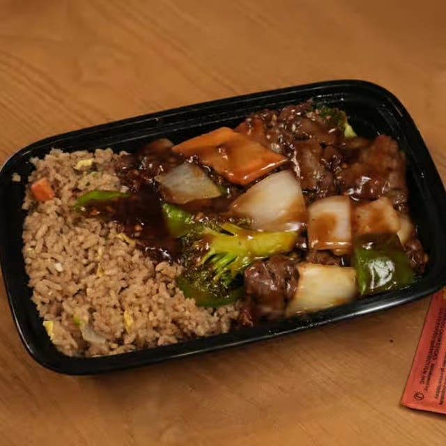 Garlic Chili Beef Combo Platter / 鱼香牛套餐.