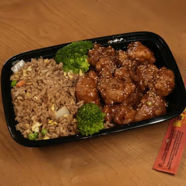 Sesame Chicken Combo Platter / 芝麻鸡套餐.