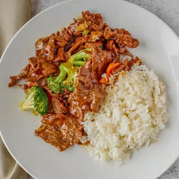 Beef with Broccoli / 芥蓝牛.